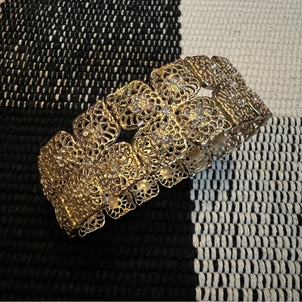 Gold Filigree Crystal Floral Stretch Bracelet
